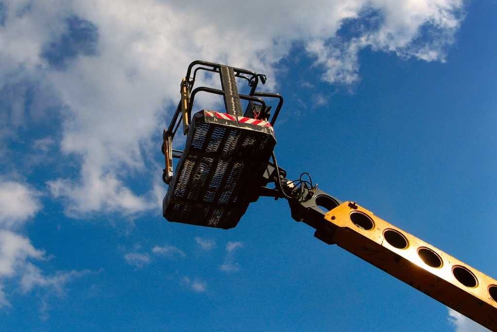 Wynajem podnośnika - zwyżki z operatorem  Ruthmann 27 Metrów Do 3500t