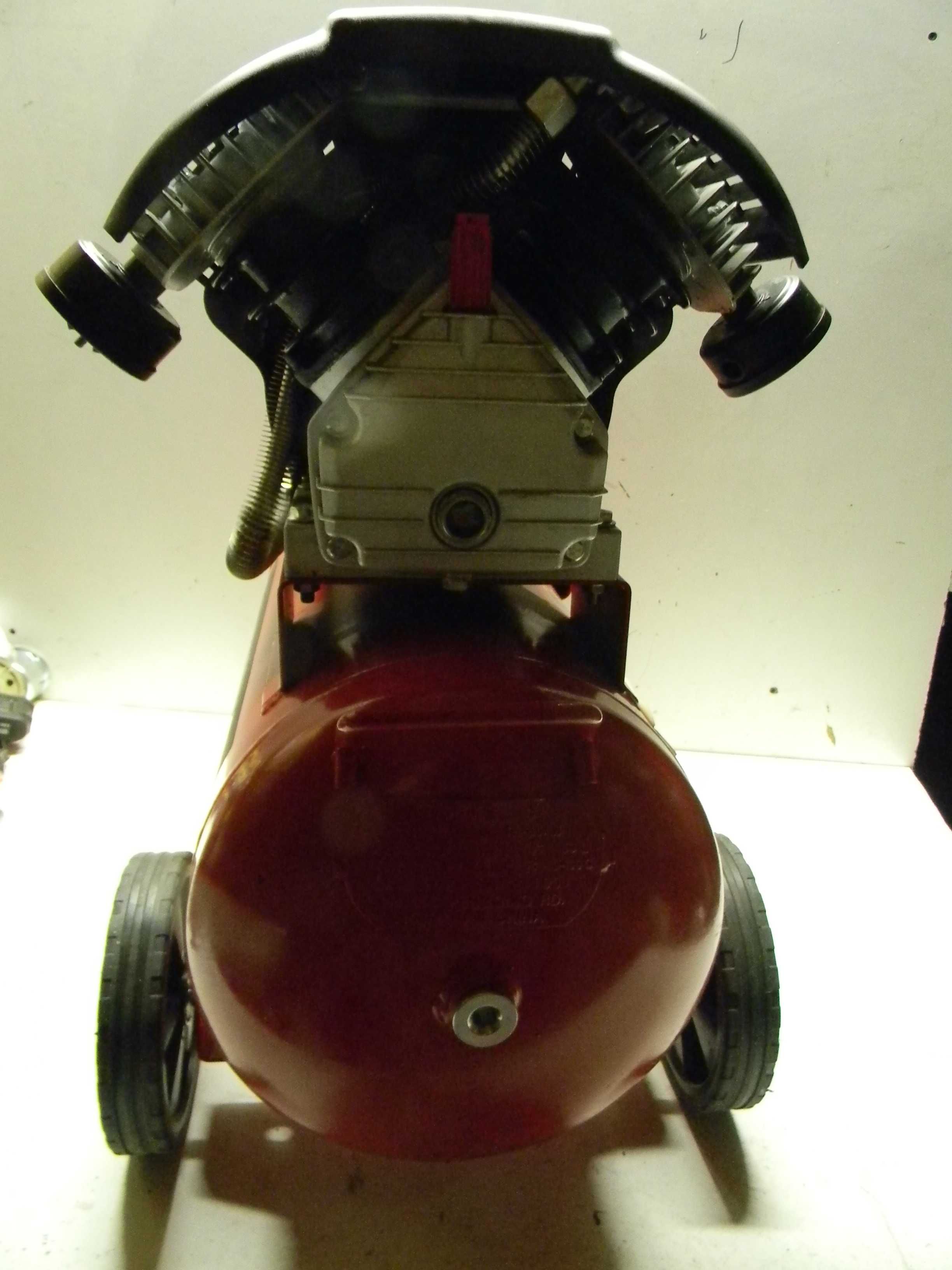 Kompresor EINHELL dwutłokowy olejowy 420/50/10