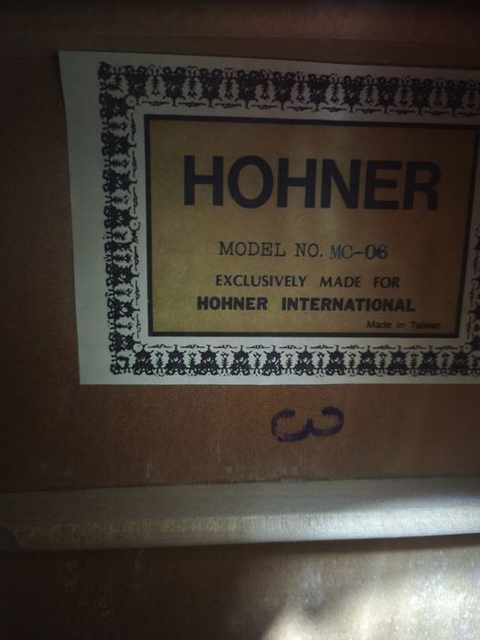 Guitarra Hohner modelo MC-06