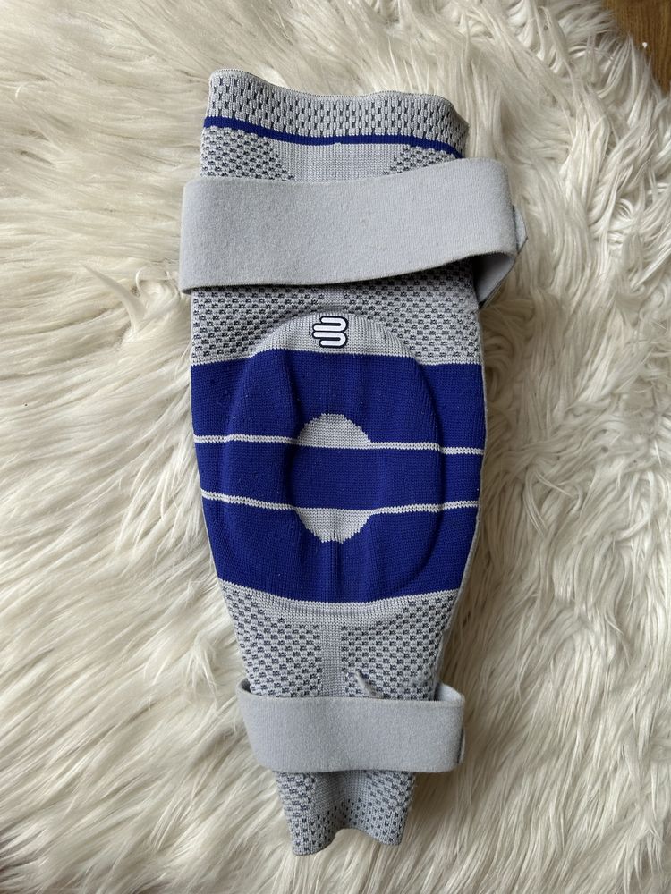 Orteza na kolano z szynami Bauerfeind GenuTrain S 4L