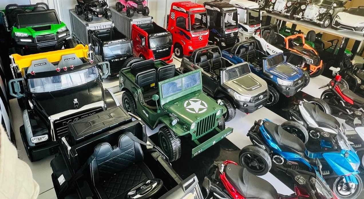 SHOWROOM AUTO SAMOCHÓD Akumulator Elektryczny Motor QUAD BUGGY Traktor