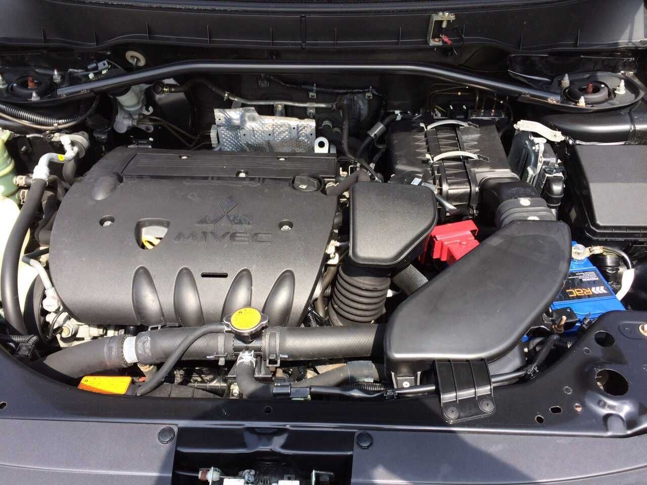 Кузов,запчасти кузова для Mitsubishi Outlander XL