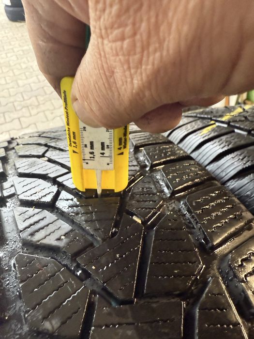 4x opona zimowa Uniroyal WinterExpert 215/65 R17 99V