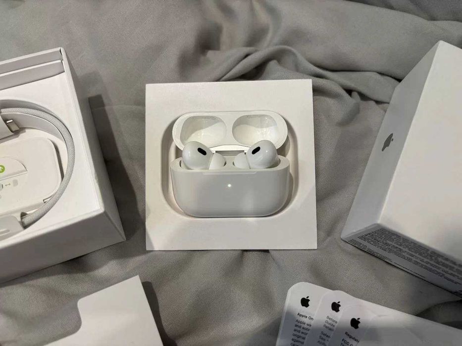 Apple AirPods Pro 2. Ідеальний стан. Комплект