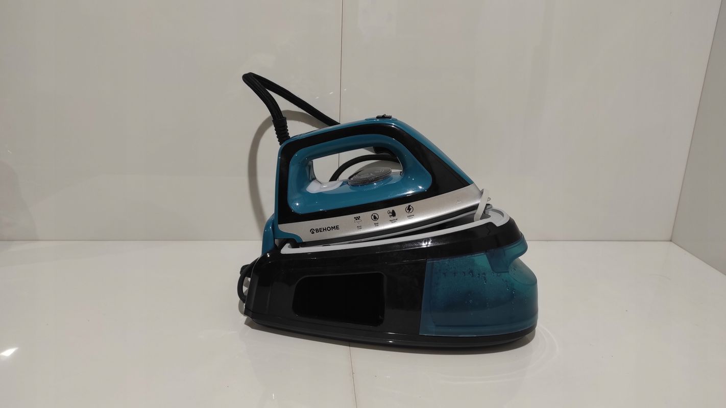 Behome Żelazko parowe Ciągłe ładowanie z płytą ceramiczną 2400 W 1,2 l