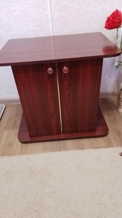 Тумбочка для дому чи офісу
