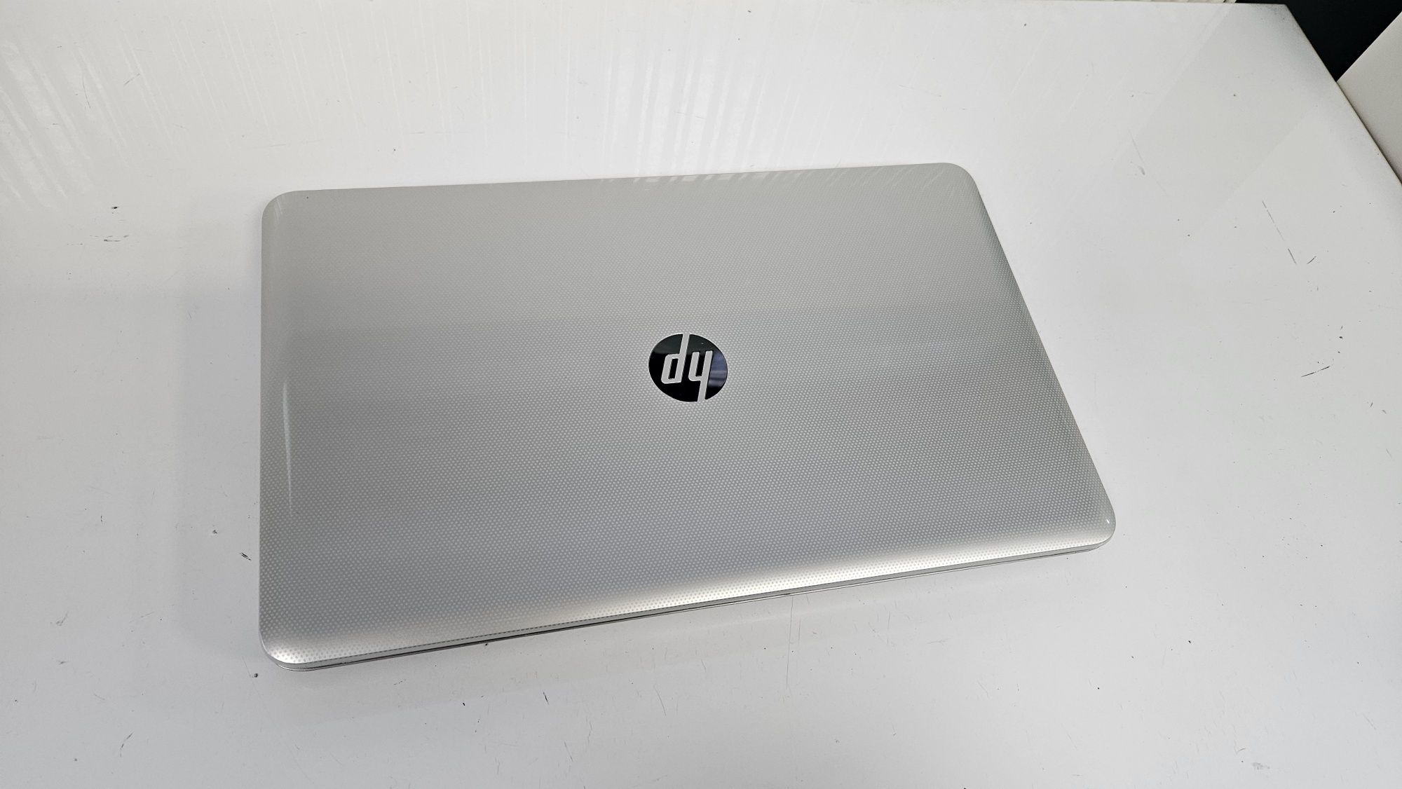 Duży HP Pavilion 17 17,3/A8-5500M/12GB/256SSD/WIN10