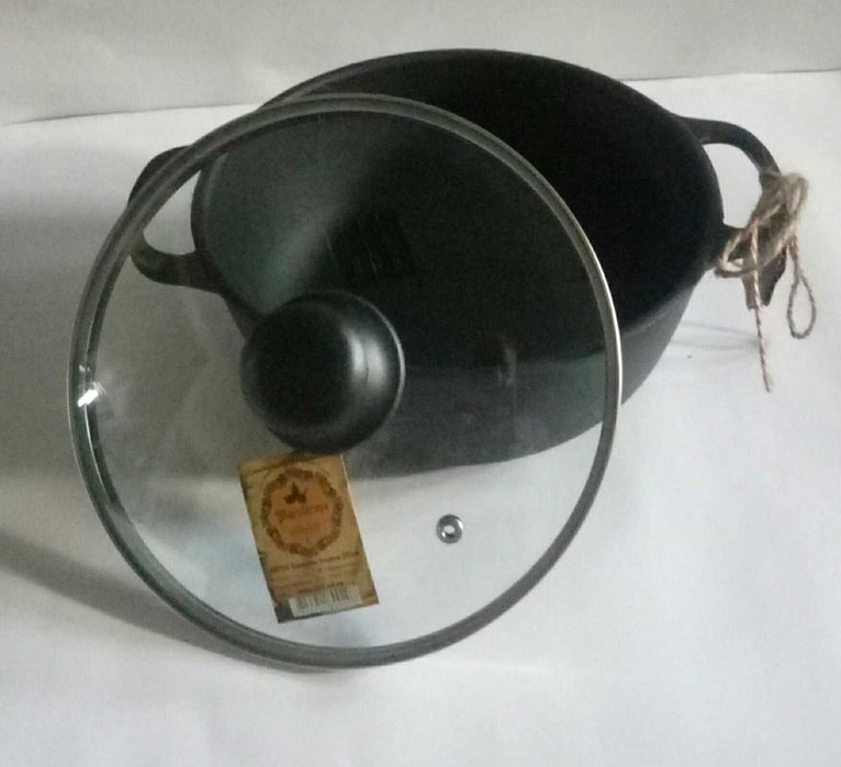 Кастрюля чугунная с крышкой