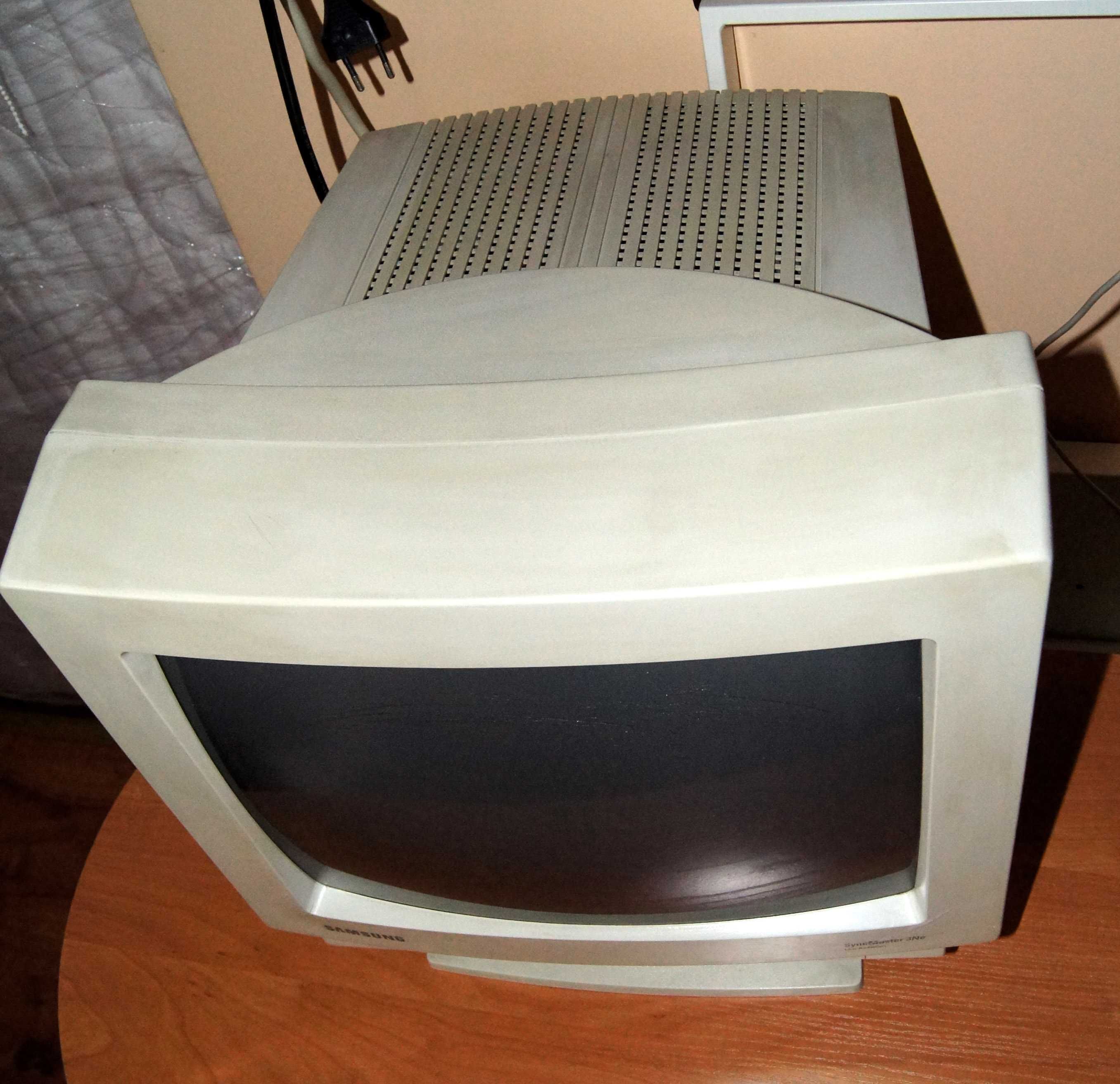 monitor  CRT 14 cali kineskopowy  Samsung  SyncMaster 3Ne