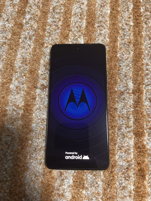 Телефон moto g72