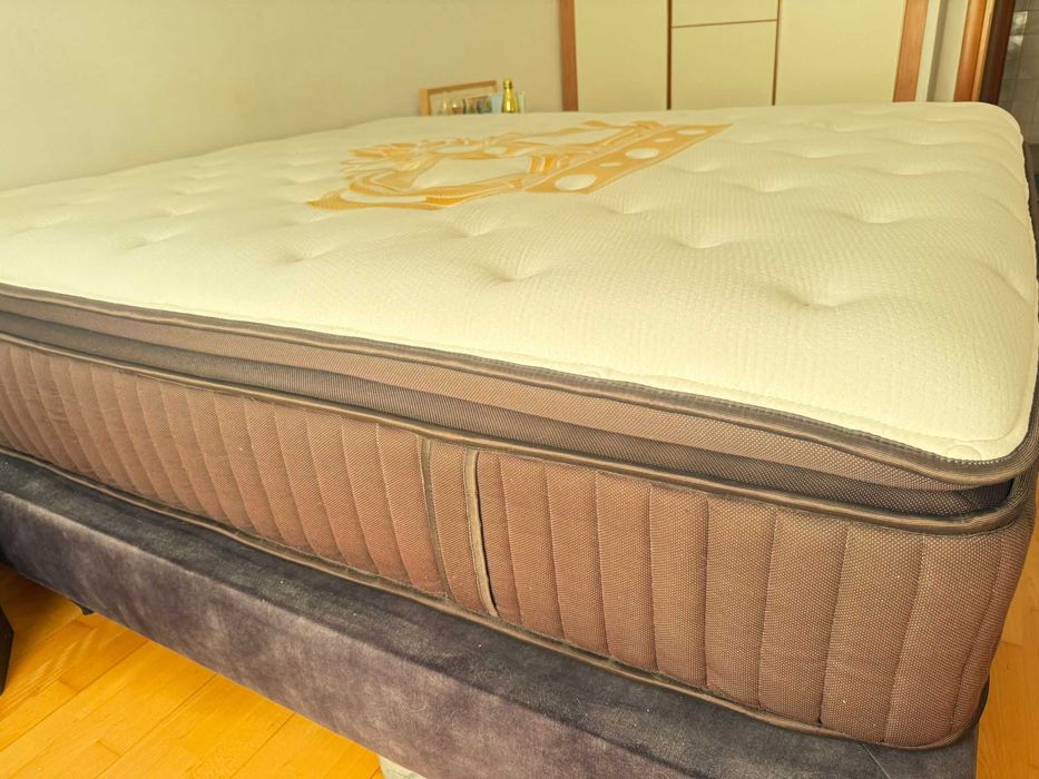 Colchão King Size Royal 1,80m x 2,00m - Apenas 1 ano de uso!