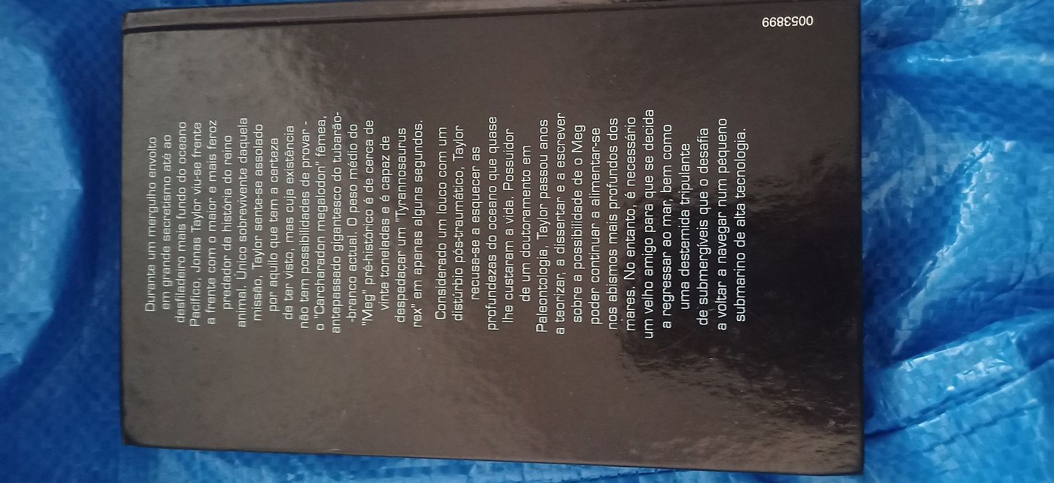 Livro Meg - perigo no fundo do oceano