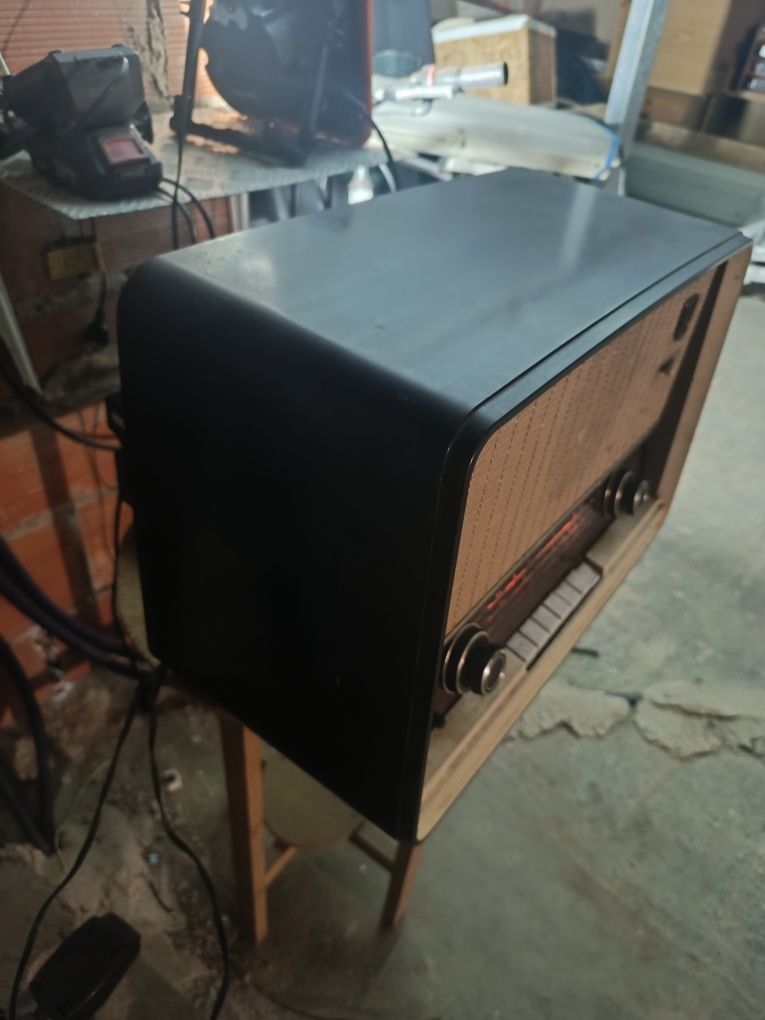 Radio antigo Philips