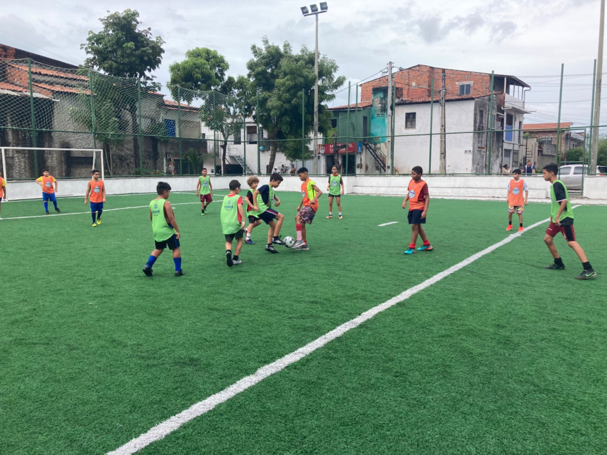 TREINADOR DE FUTEBOL DO BRASIL. E PROFESSOR DE EDUCAÇÃO FÍSICA