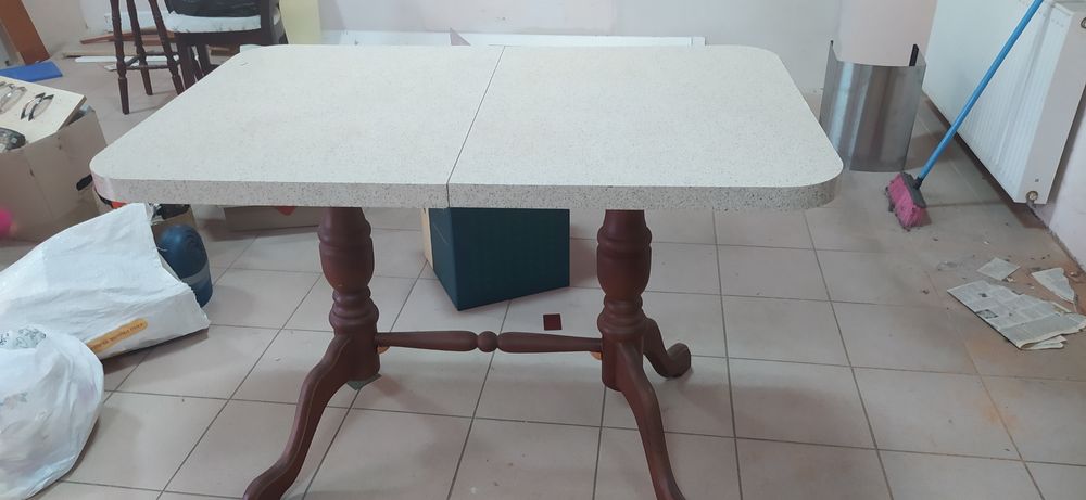 Стіл кухонний розкладний стіл в гарному стані!