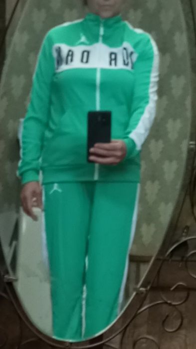 Новый спортивный костюм 44-46