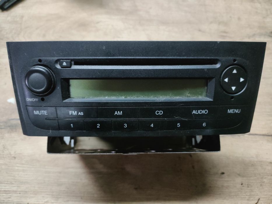Fiat Grande Punto radio z kieszenią