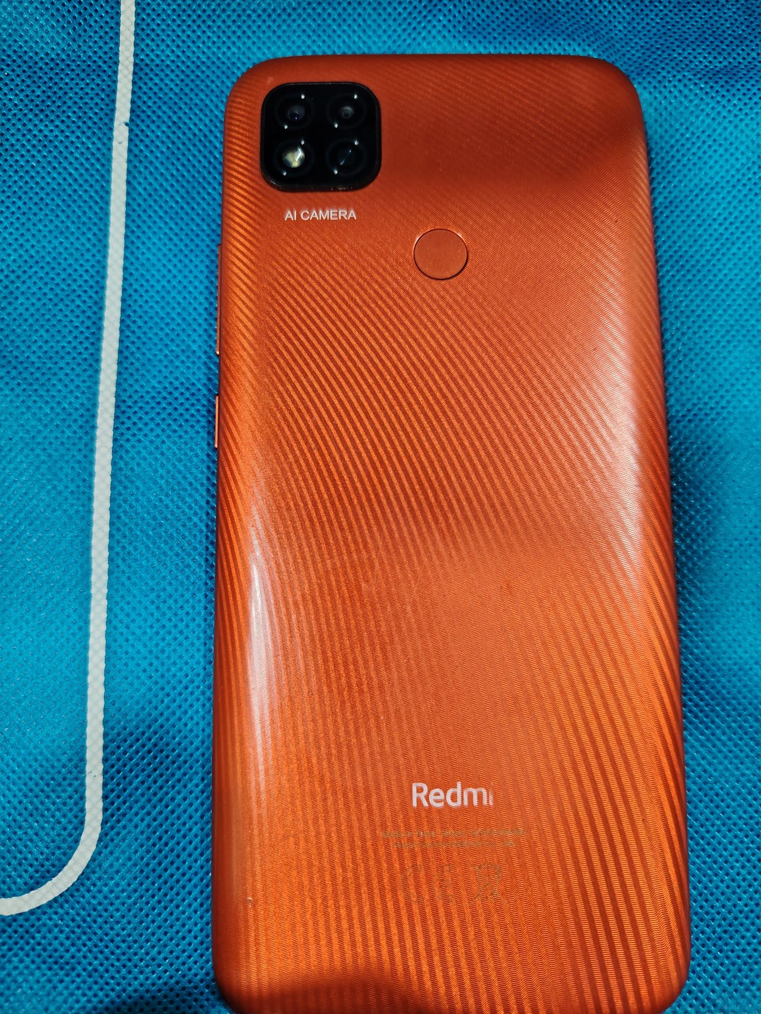 70€ redmi 9c com marcas de uso na película de vidro,a funcionar
