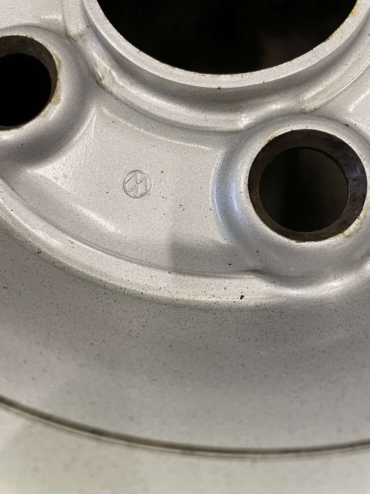 Koła Volkswagen michelin aglis 215/65/16c jak nowe