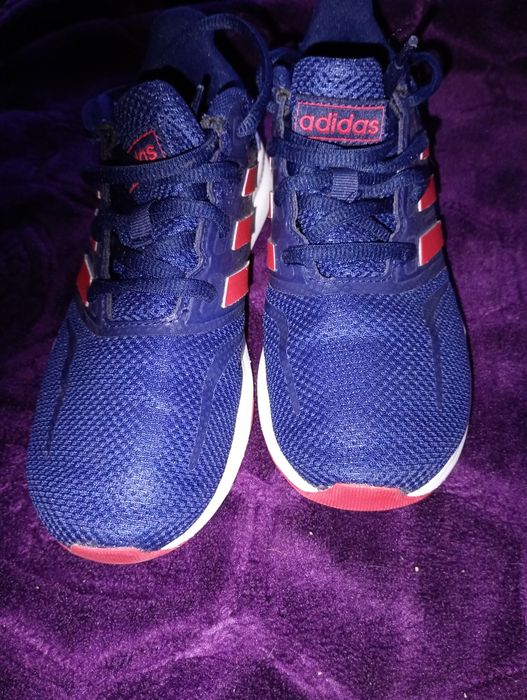 Świetne granatowo-pomarańczowe adidaski