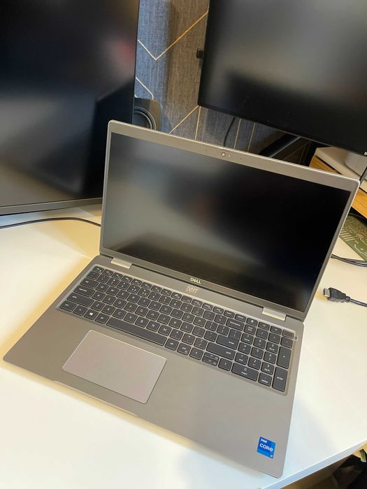 Laptop Dell Precision 3561 15,6" Intel i7 32GB/512GB + stacja dokująca