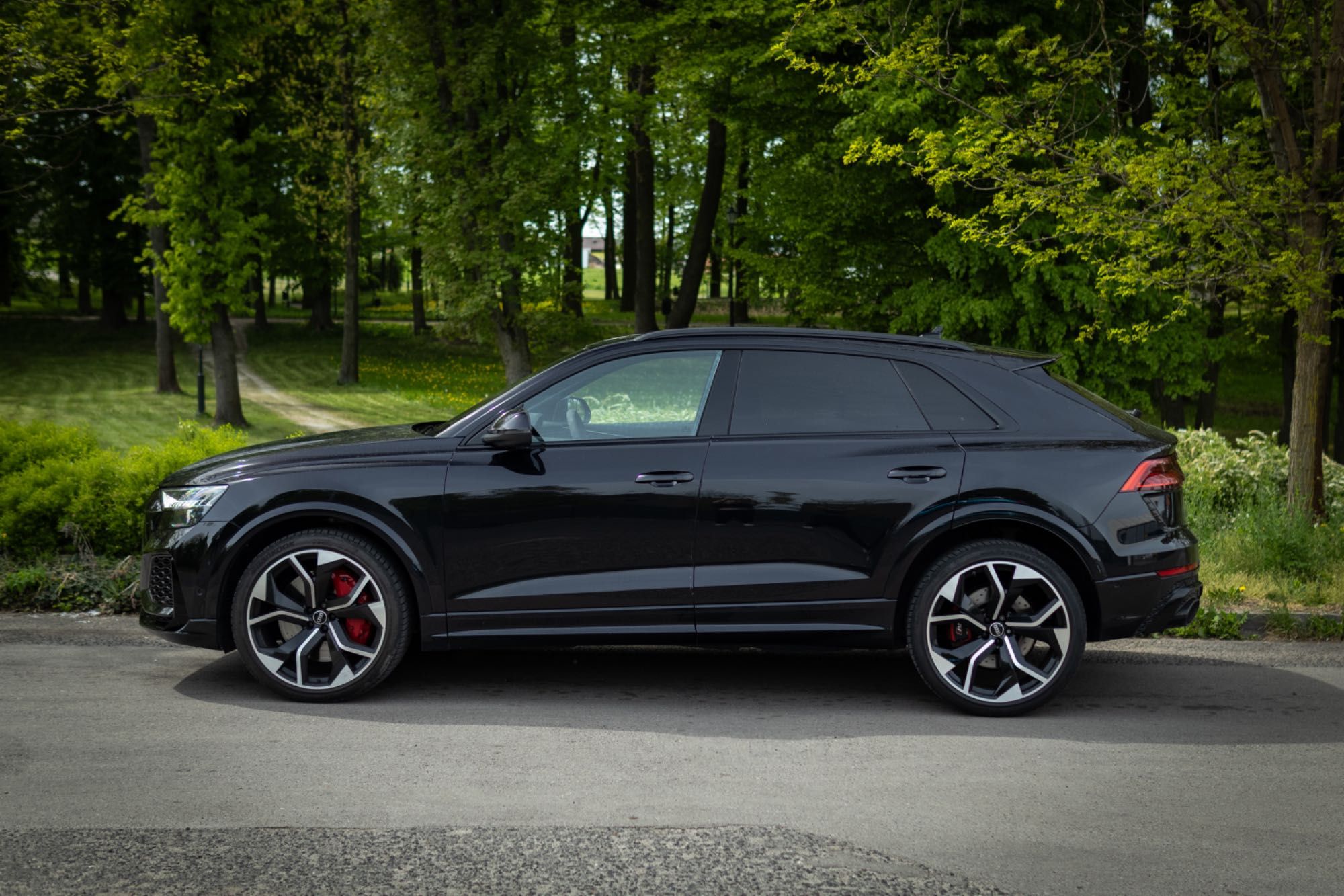Wynajem aut wypożyczalnia suv Audi RSQ8 PROMOCJA 30dni 19.990!