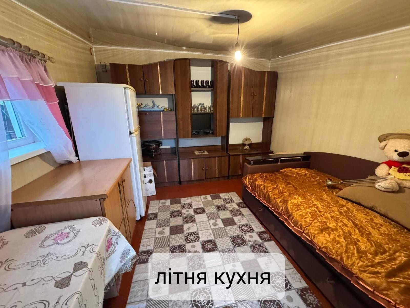 Продам півбудинку в районі 33 школи.