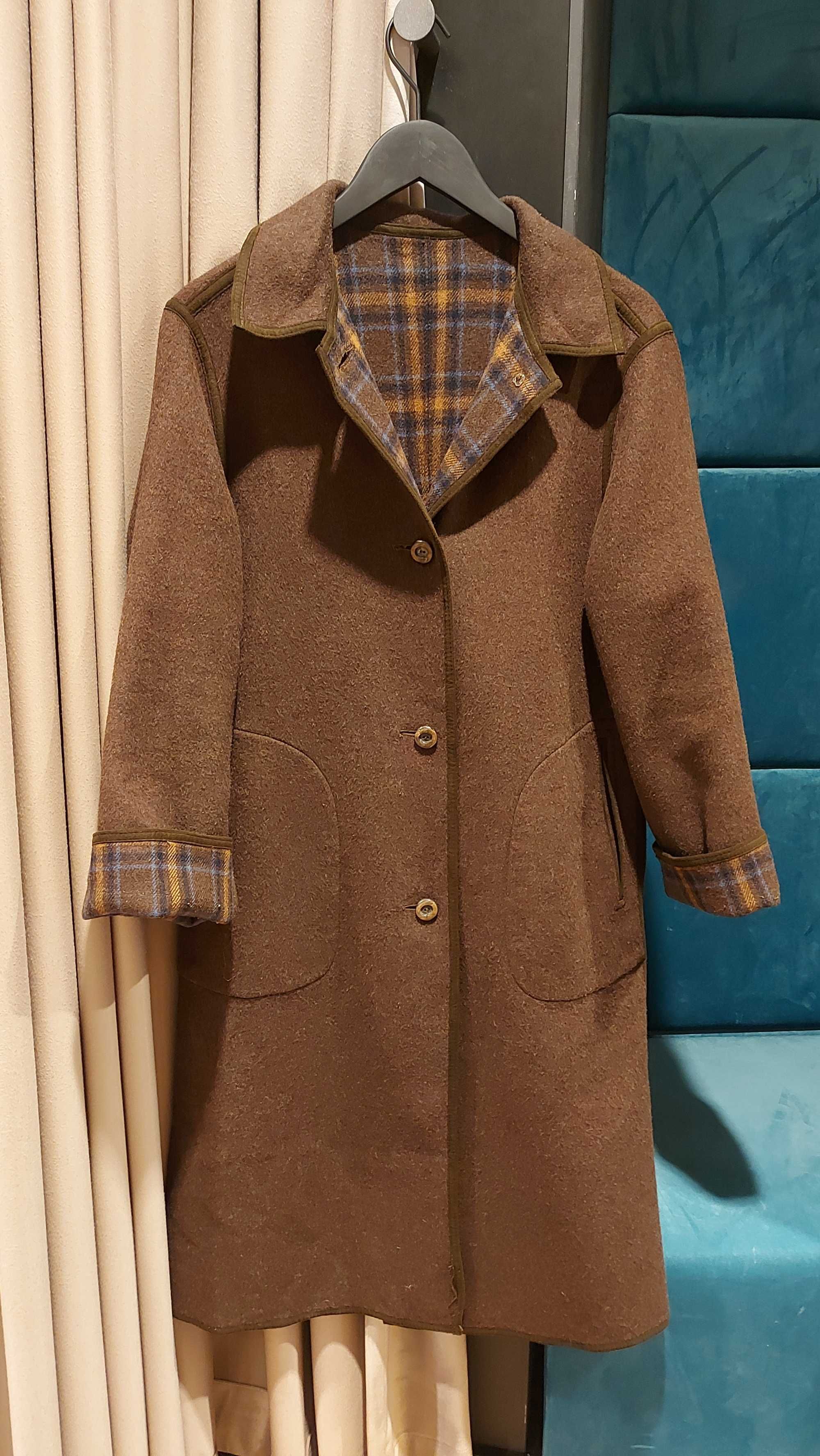 Dwustronny brązowy płaszcz wełna 70% szlafrokowy oversize r.S