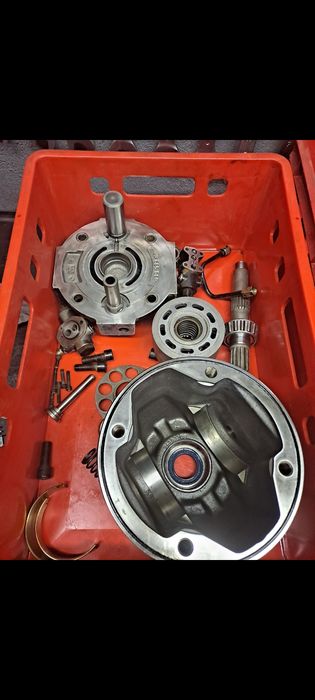 Naprawa pomp i silników hydraulicznych