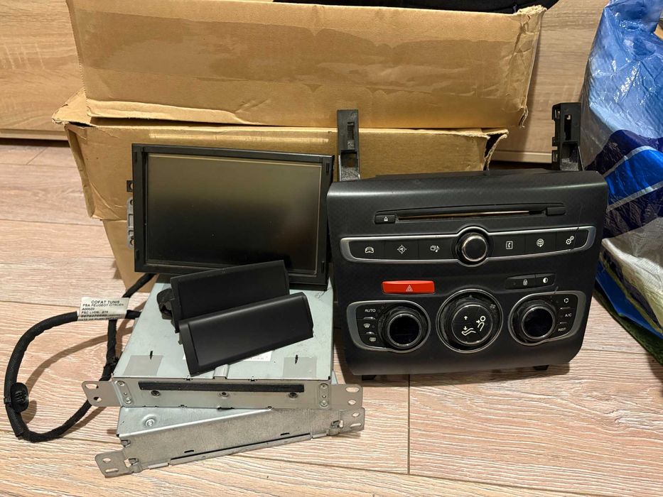 Oryginalna Nawigacja Dotykowa Car Play Citroen C4 II B7 DS4 Zestaw