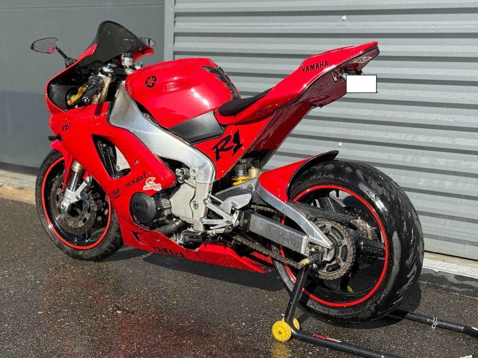 YAMAHA YZF R1 1000