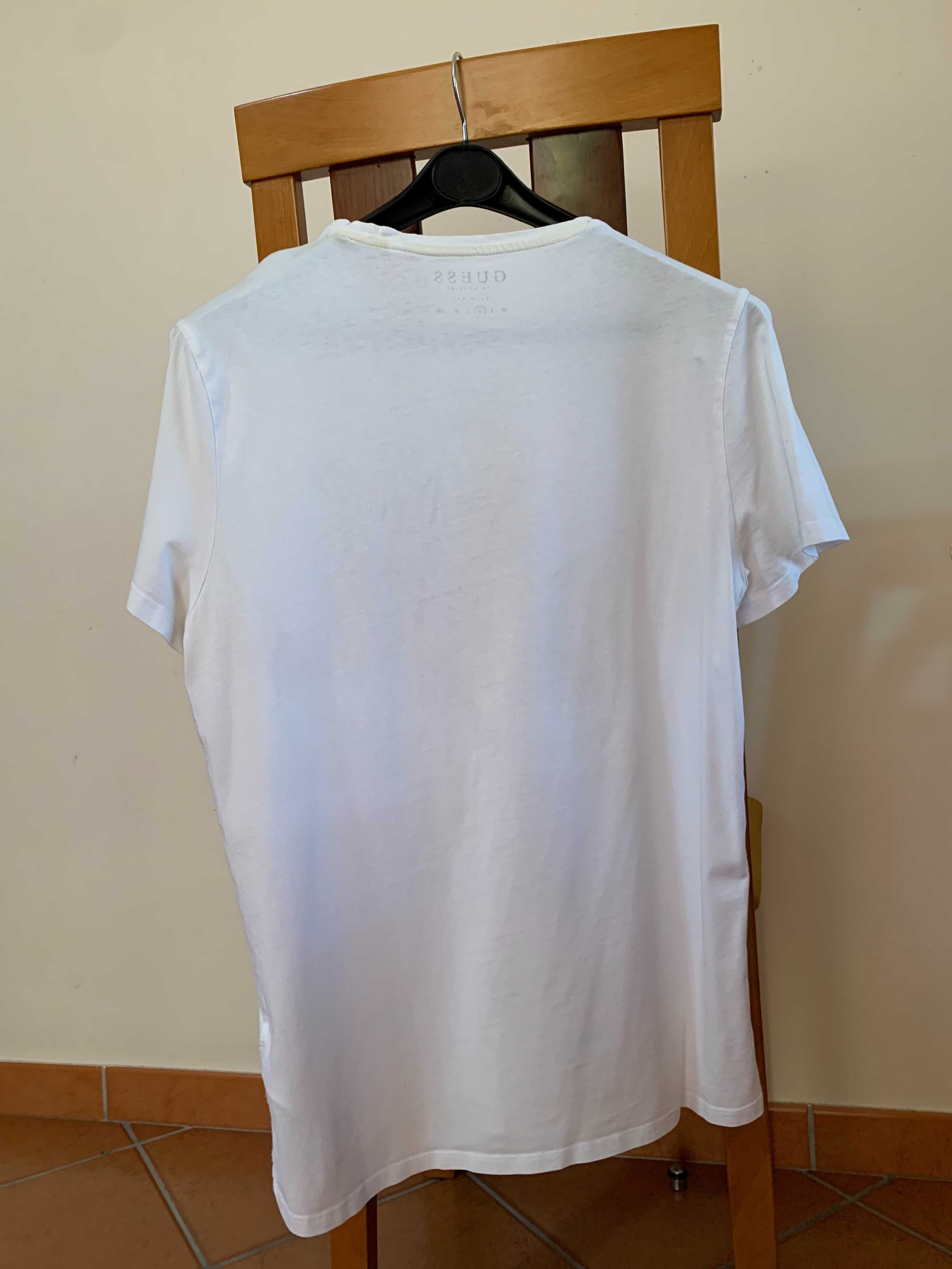 T-shirt branca Guess