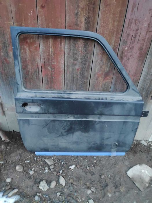 Продам двері на ВАЗ Нива 21213