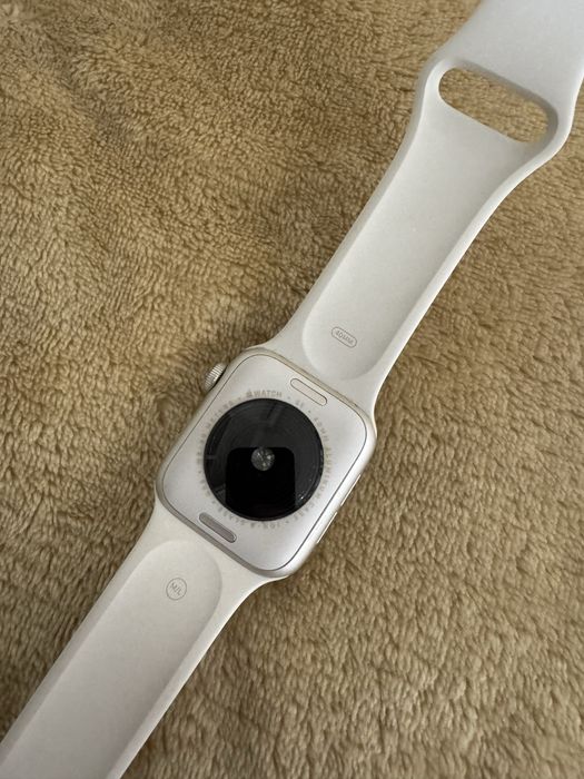Apple watch se 2 40мм 2024 білий