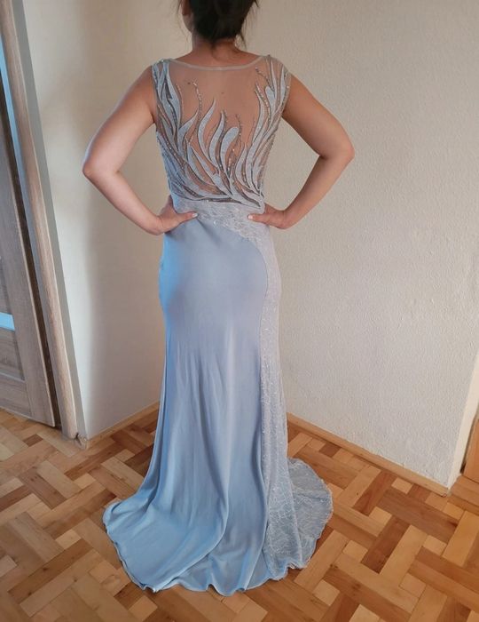 Długa sukienka wizytowa