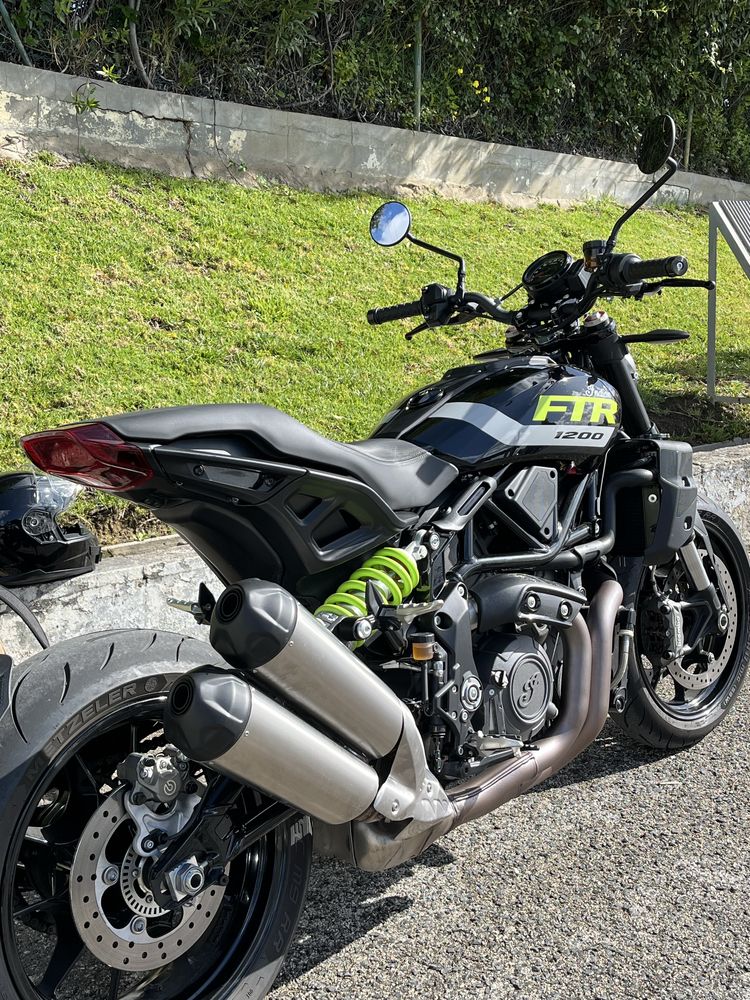 Indian FTR 1200 com 700km