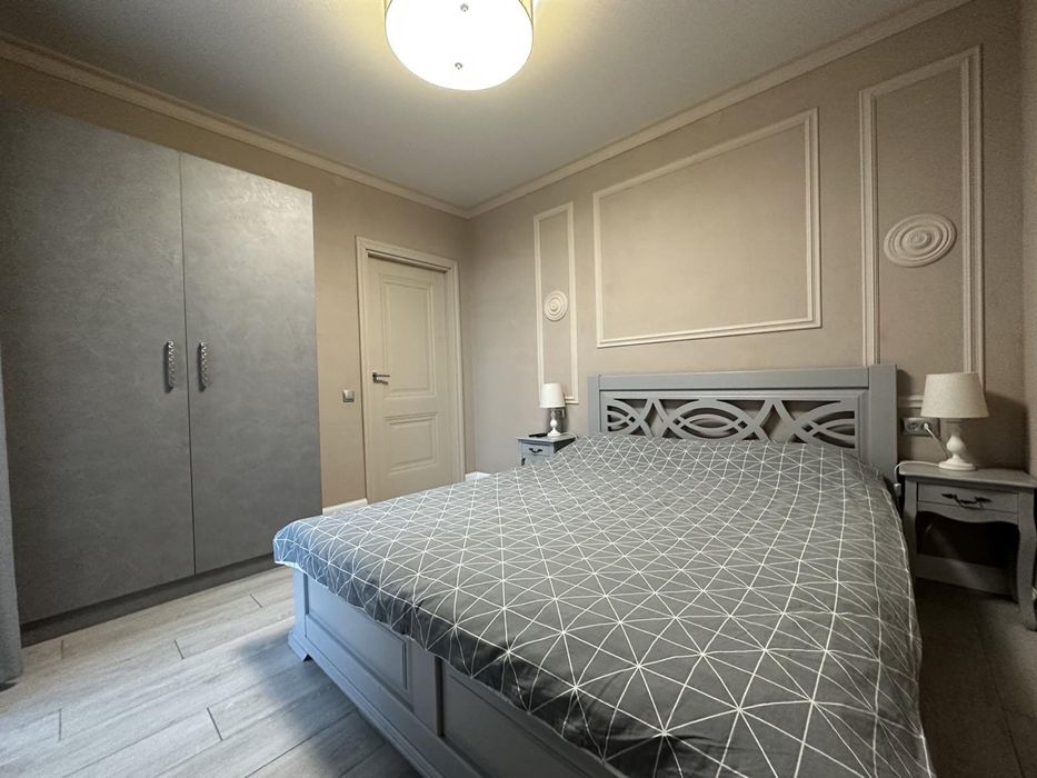 Центр ,VIP-2-х кімнатна ,Новобудова, погодинно, здача 1-3 місяці також