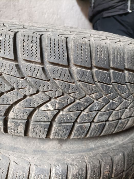 Продам зимову резину R13 з титановими дисками