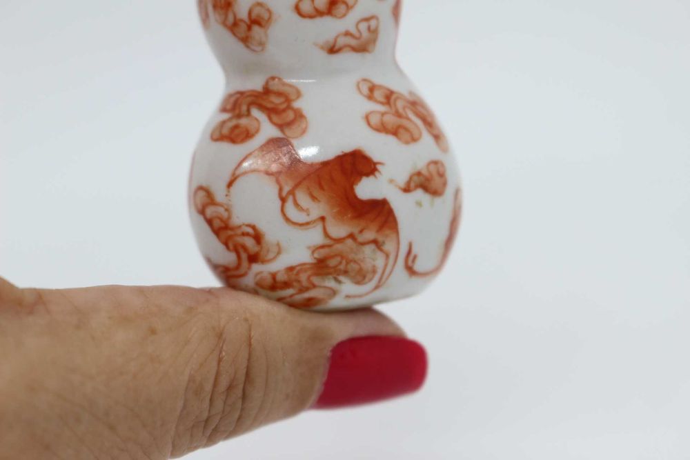 Snuff Bottle em Porcelana Chinesa Fabrico e Pintura à Mão Marcada XIX