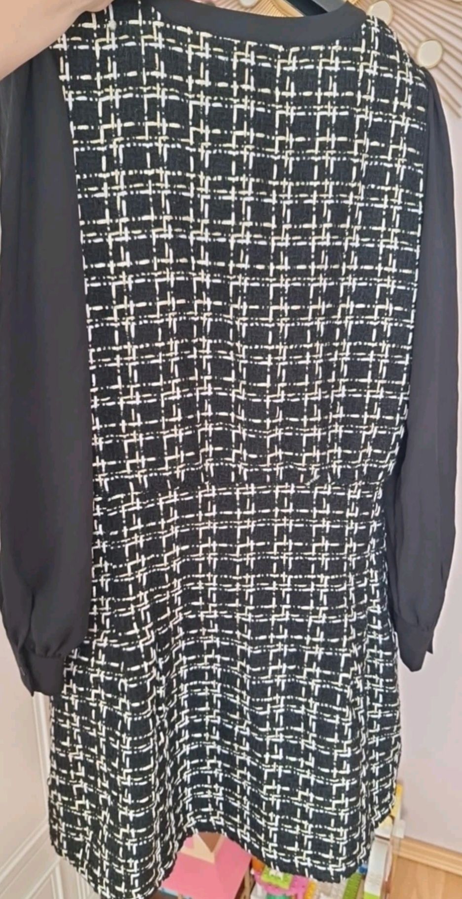 Sukienka tweed tweedowa 38 40 złota nitka