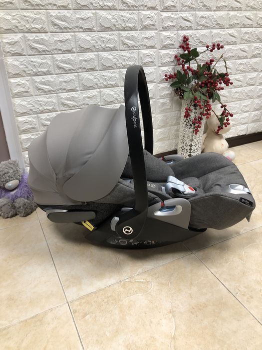 Автокрісло Cybex Cloud Z Plus i-Size Група 0+ (0-13 кг) автолюлька
