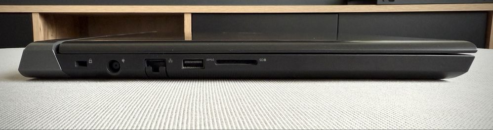 Dell Inspiron 7577 i5-7300HQ, GTX 1060 Max-Q, 16GB RAM, 500GB NVMe
