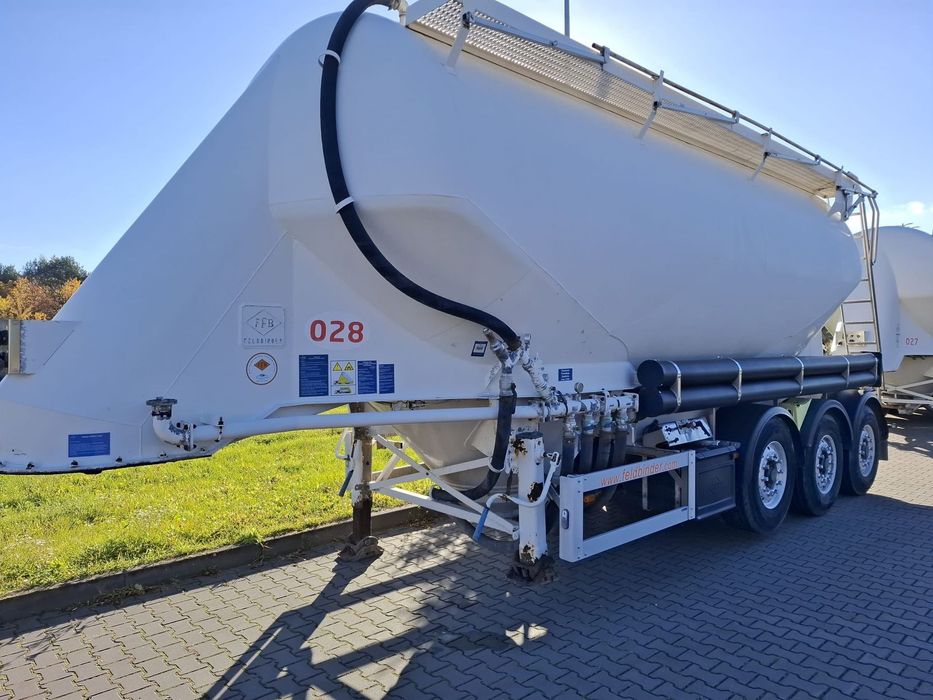 Feldbinder Cementonaczepa Feldbinder - Spitzer 35m3 cysterna  Cementonaczepa Feldbinder - Spitzer 35m3 cysterna