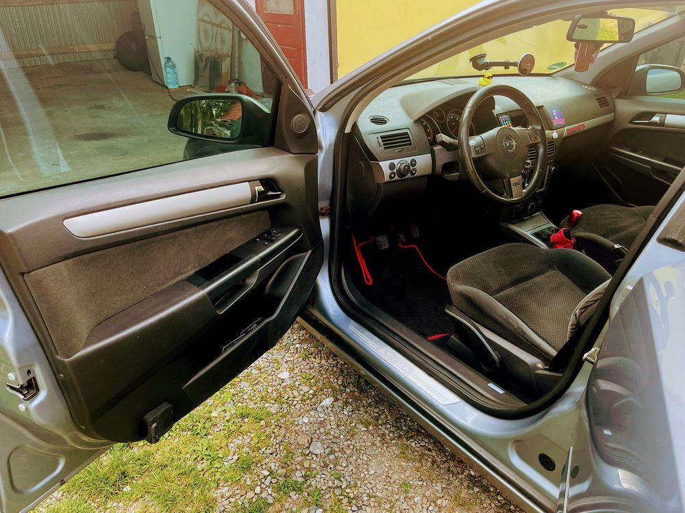 Opel Astra h3 Caravan 1.7 CDTI ISUZU