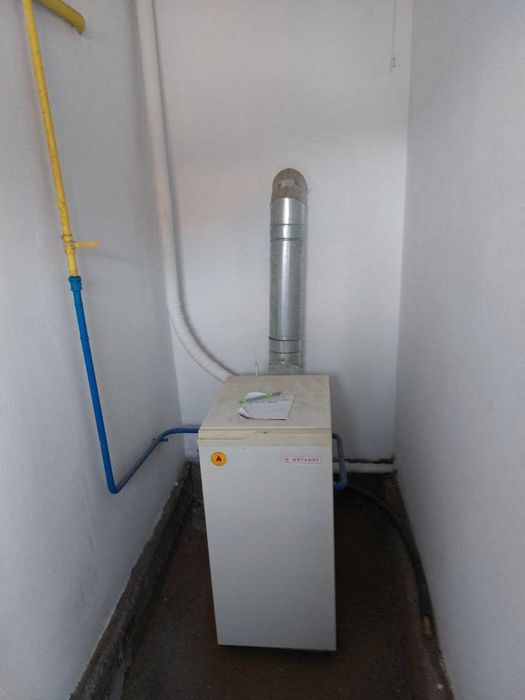 ДВА будинки та діл. 0,10 га, вул. Хотинська