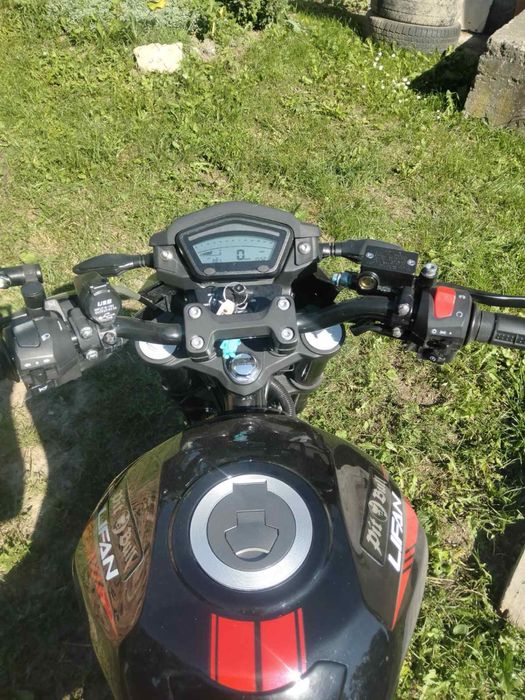 Мотоцикл Lifan SR200