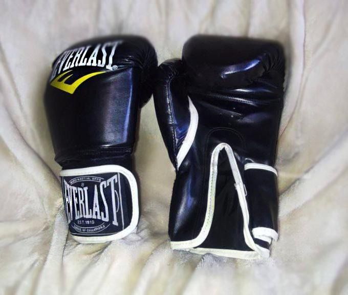 Боксерські рукавички Everlast 10 oz — легенда у світі боксу!

Прода