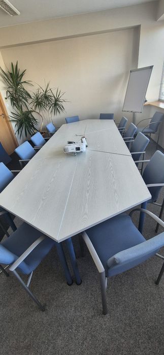 Stół konferencyjny