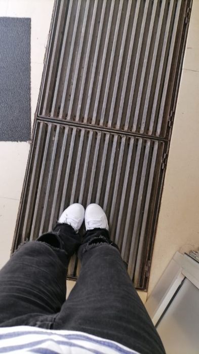 Prestação de serviços de serralheria  pintura etc