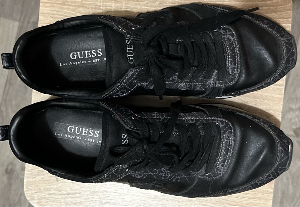 Кросовки Guess как новые